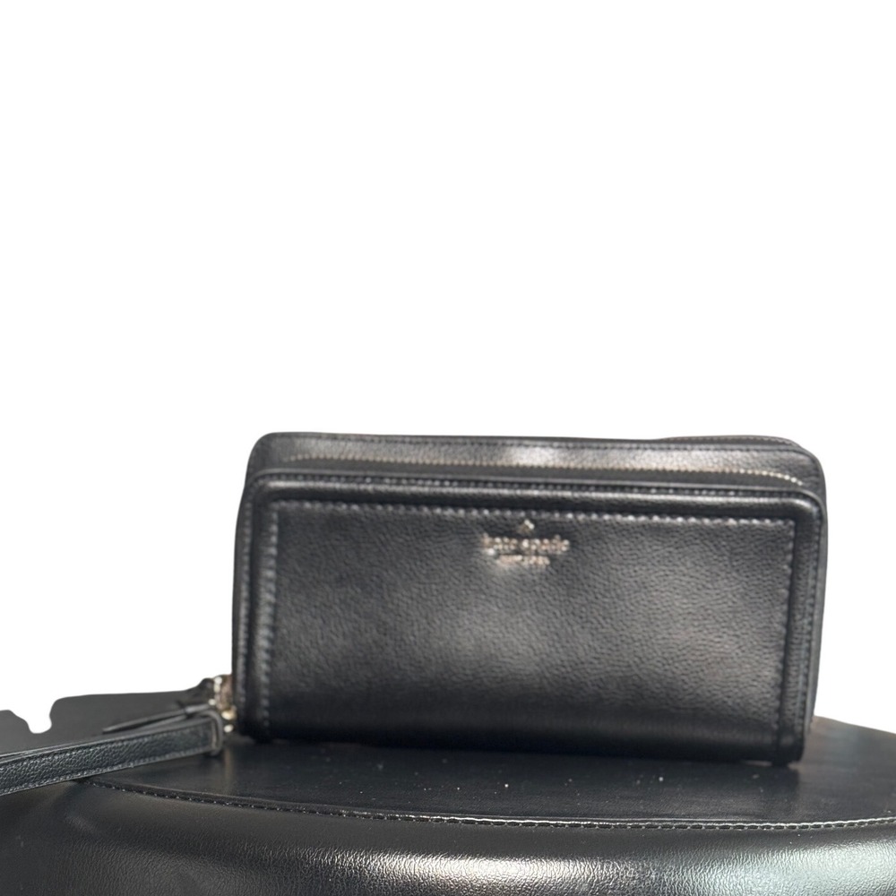 Kate Spade New York Black Pebbled Leather Zip Around Wristlet Wallet‎ Clutch